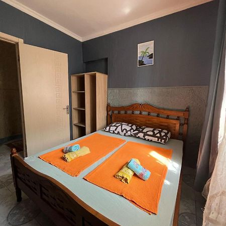 Guest House Barbi Batumi Luaran gambar