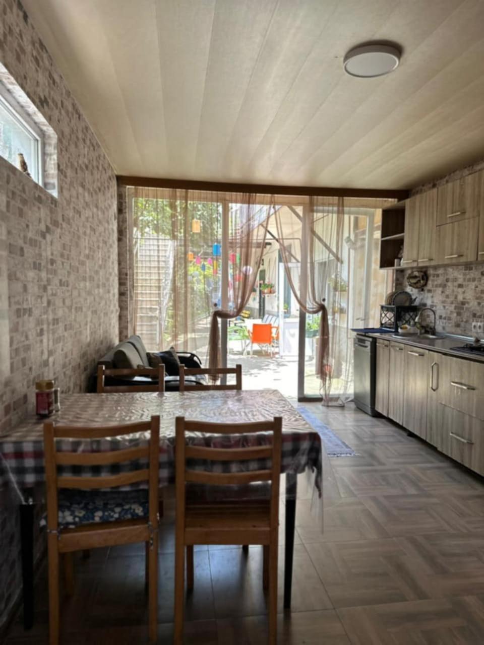 Guest House Barbi Batumi Luaran gambar